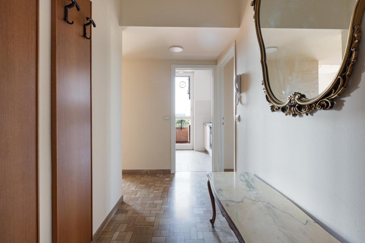 Milano - Roomy Apartment 300 M From M3 Affori Fn! المظهر الخارجي الصورة